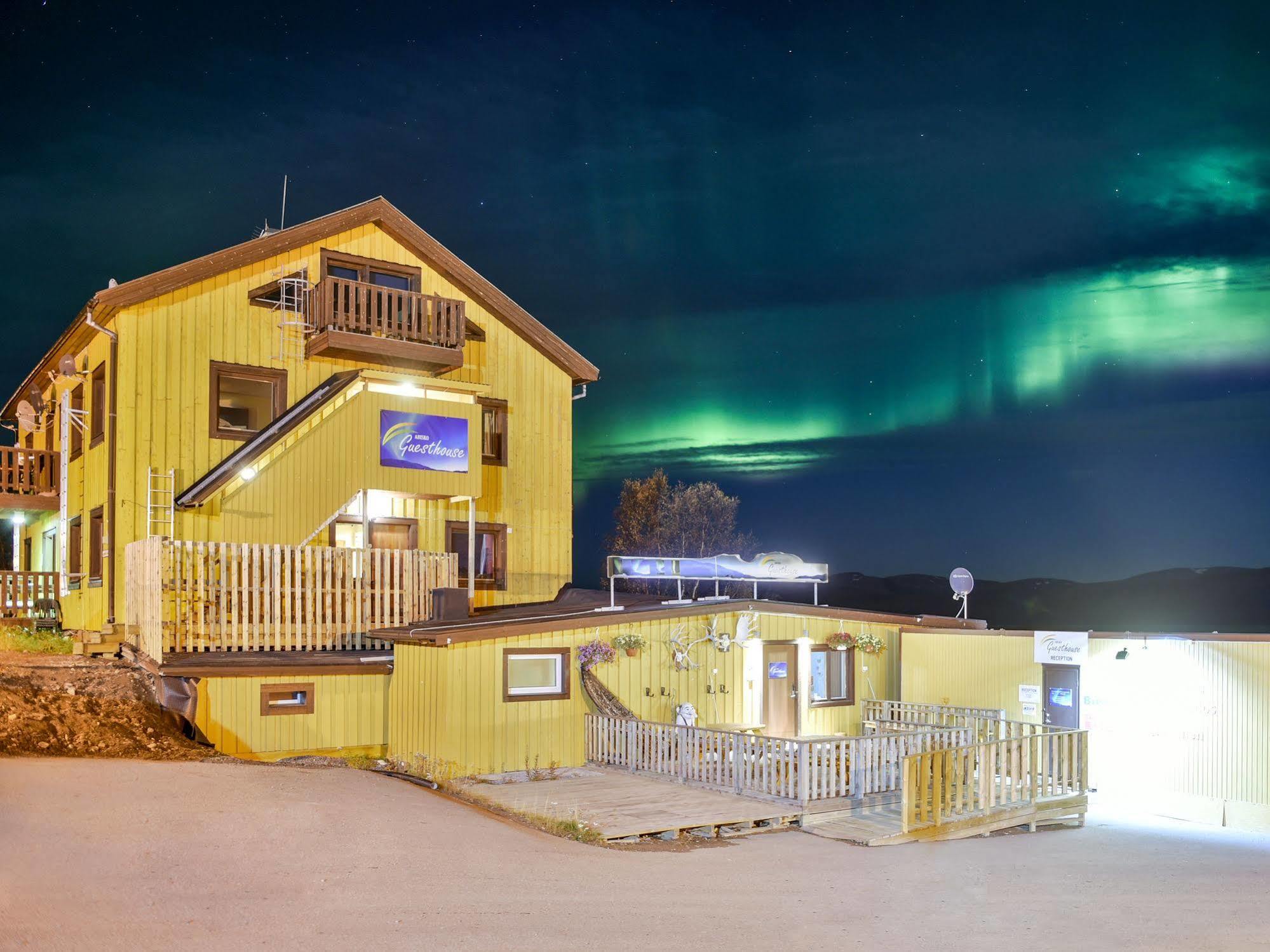 Abisko Guesthouse & Activities Exteriér fotografie